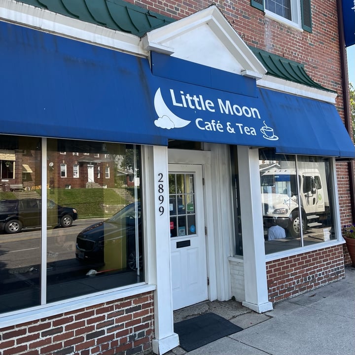 photo of Little Moon Cafe and Tea Matcha Milk Tea with Mango Boba shared by @gregcombs on  25 Aug 2023 - review