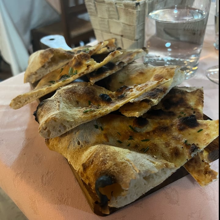 photo of Passo Carraio Osteria-Pizzeria Schiaccia Al Rosmarino shared by @seitansistah on  01 May 2024 - review