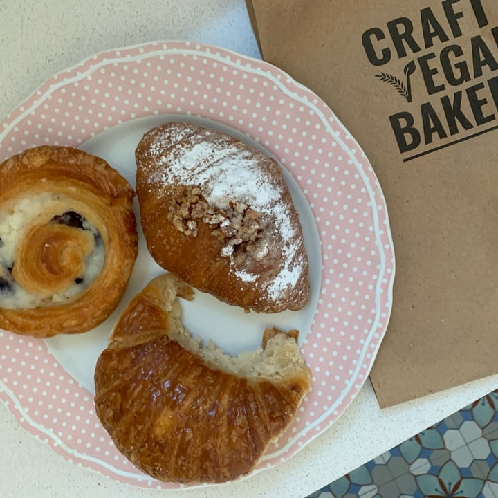photo of Craft Vegan Bakery Microcentro roll de crema y arándanos shared by @signorinaluciana on  23 Jan 2025 - review