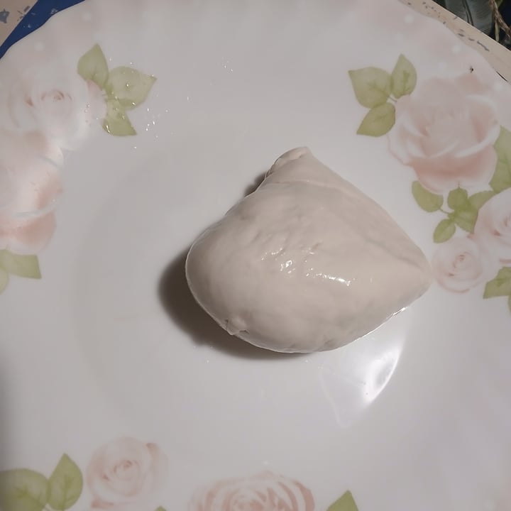 photo of Dream Farm Alternativa vegetale alla mozzarella shared by @anny80 on  02 Aug 2025 - review