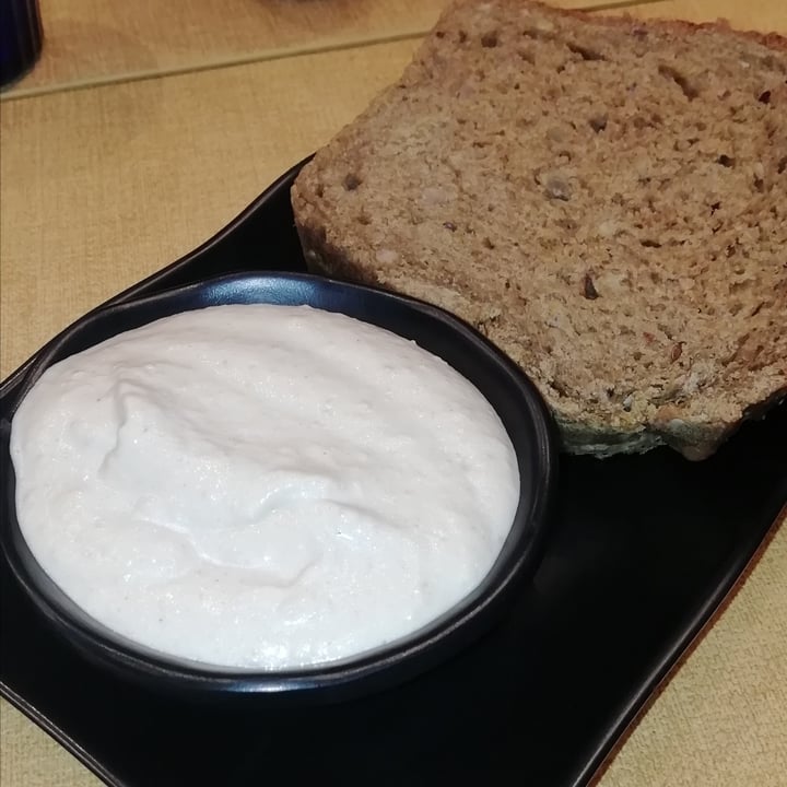 photo of Alhambra Risto veg Hummus con pane nero shared by @miocillo0 on  19 Sep 2023 - review