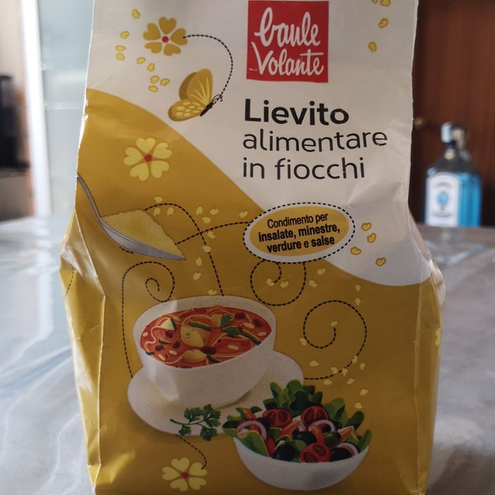 photo of Baule volante lievito alimentare in fiocchi shared by @mariversovegan on  11 Sep 2023 - review