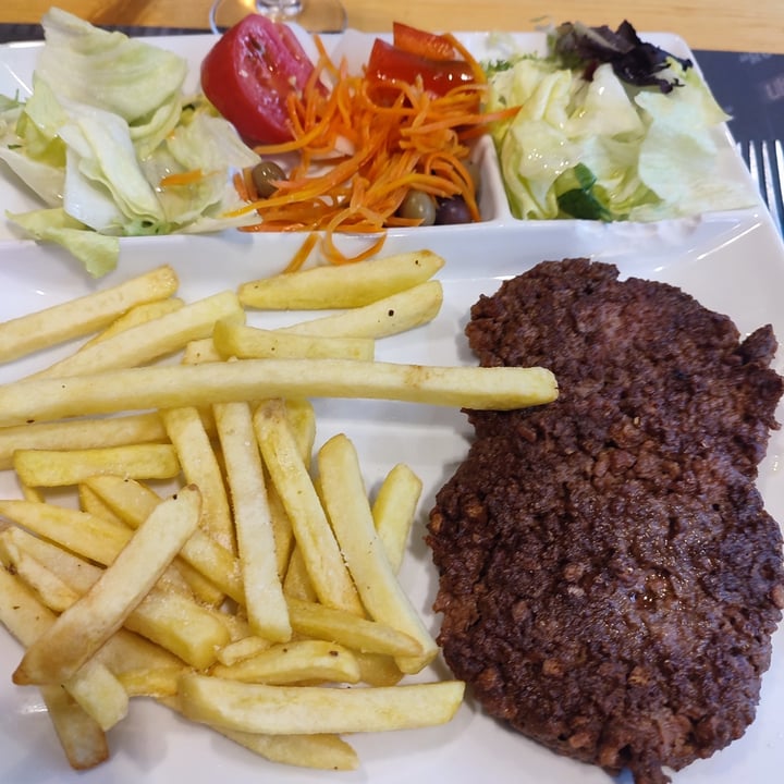 photo of Bar Gusi Outdoor Sports Plat combinat Heura shared by @georgina722 on  22 Jun 2025 - review