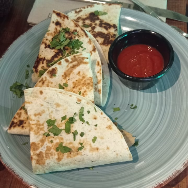 photo of Amarre 69 Chick quesadillas shared by @moniqueta on  09 Mar 2024 - review