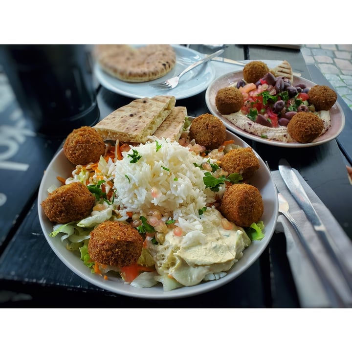 photo of Vegi falafel teller shared by @vagrantvegan on  09 Oct 2025 - review