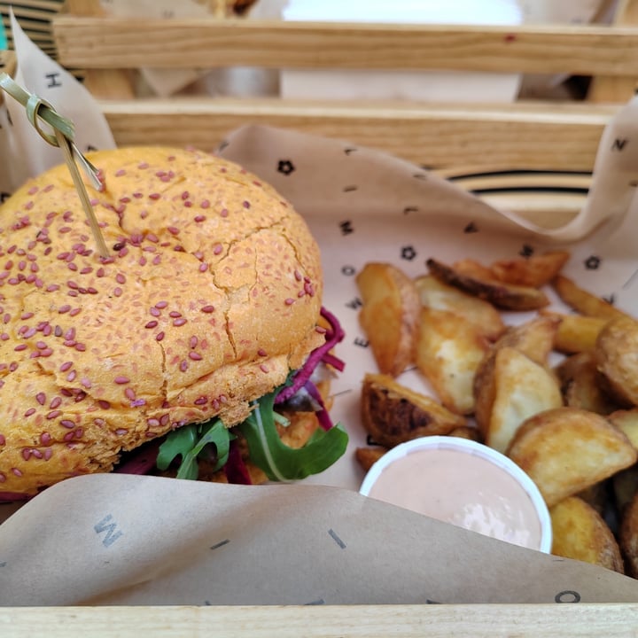 photo of Flower Burger Botanical Burger shared by @elevegansoul on  24 Sep 2023 - review