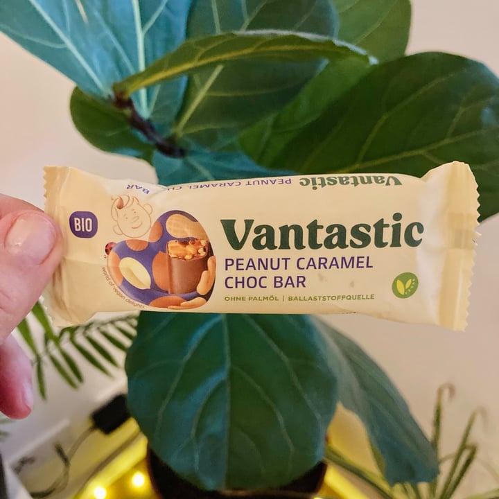 photo of Vantastic Foods Peanut Caramel Choc Bar shared by @geisalopes on  18 Nov 2024 - review