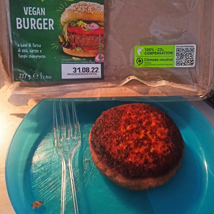 photo of Vemondo Vegan Burger shared by @nanaemma on  02 Jan 2024 - review