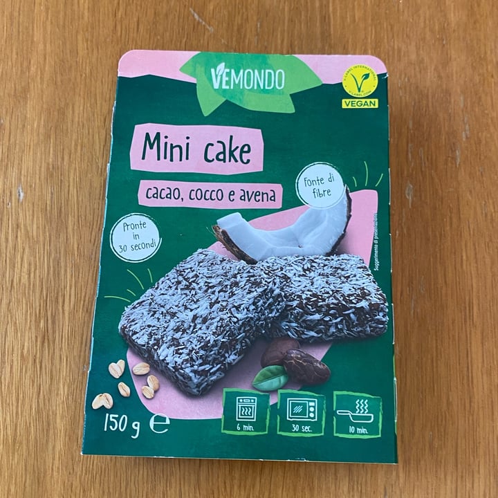 photo of Vemondo mini cake cacao cocco e avena shared by @veganforlife994 on  29 May 2024 - review
