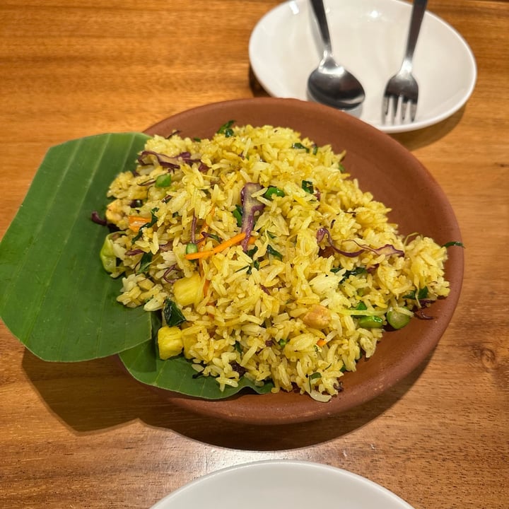 photo of Sawasdee Thai Restaurant Vegan Pineapple Fried Rice shared by @dafnelately on  22 Mar 2024 - review