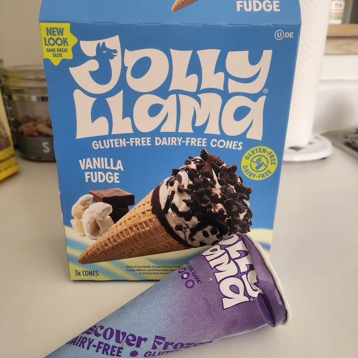 photo of Jolly Llama Vanilla Fudge Sundae shared by @picklesnickels on  21 Apr 2024 - review