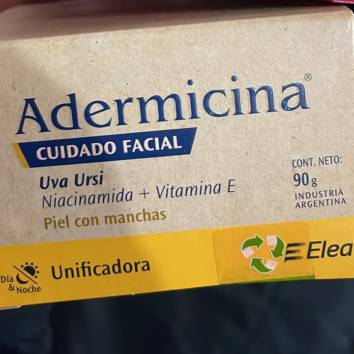 photo of adermicina Crema unificadora con Niacinamida y Vitamina E shared by @justinefioretti on  08 Sep 2023 - review