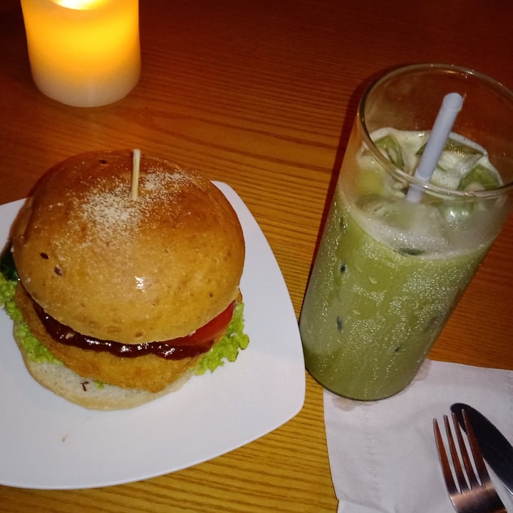 photo of nomVnom Bistro assam satay chickless burger shared by @subash on  21 Dec 2023 - review