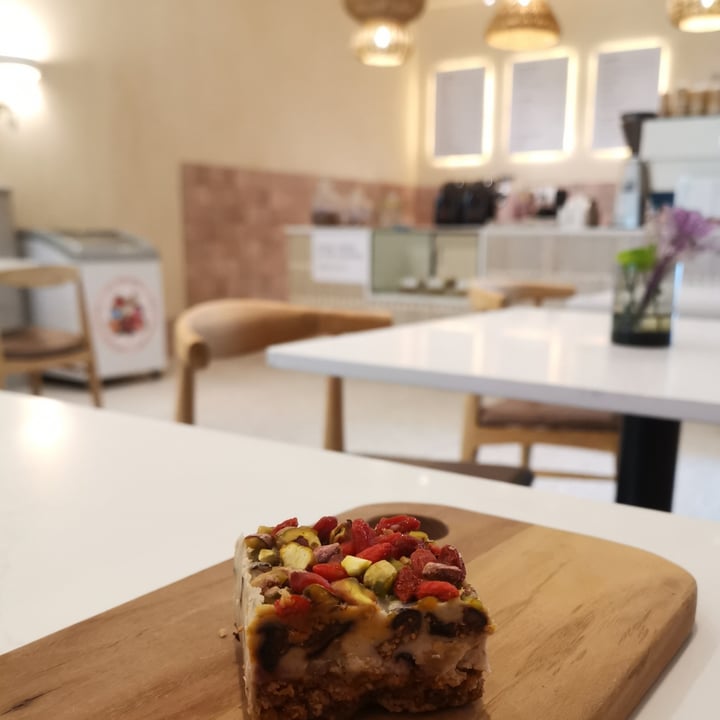 photo of Reminisce Living Health and Coffee Bar Walnut Fig & Pistachio Square shared by @darlingwombat70 on  19 Oct 2023 - review