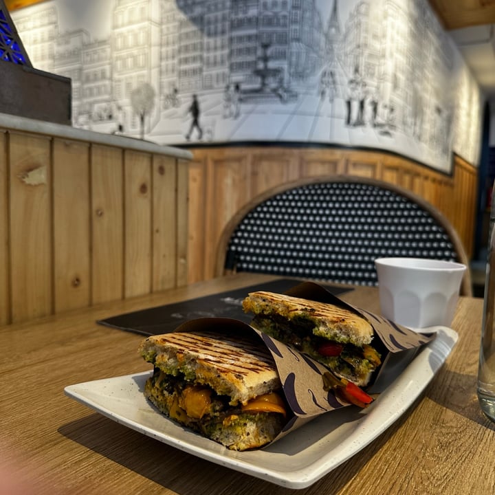 photo of Paris Panini - Gourmet Sandwiches and Wraps Vegan Colette shared by @arjun04 on  28 Sep 2024 - review