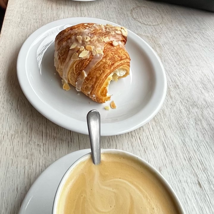 photo of Massolit Cooks Almond Croissant shared by @gaiacavallaro on  03 Mar 2024 - review
