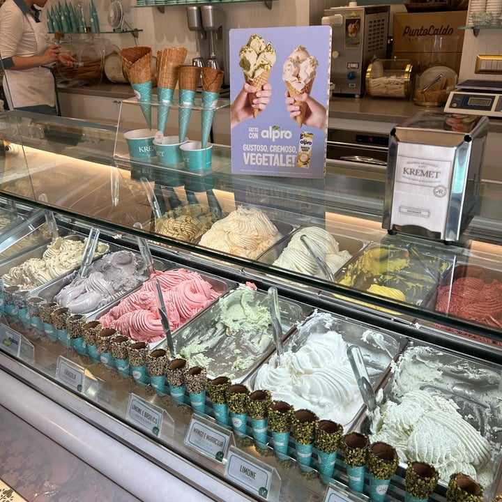 photo of Kremet Gelateria Gelato caramellato shared by @emmearn on  19 Aug 2024 - review