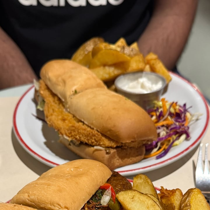 photo of Gordo Vegano sandwich de pollo crispy shared by @unavegana on  30 Aug 2025 - review