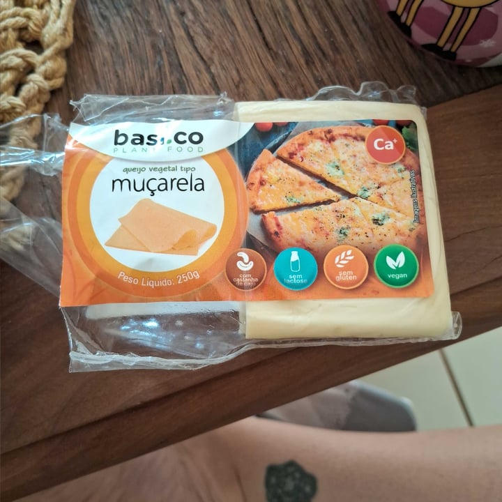 photo of Básico Plant Food muçarela shared by @danizata on  30 Oct 2023 - review