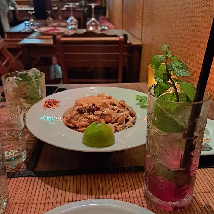 photo of Bali Bar Vegan pad thai shared by @maryquitecontrary on  20 Jan 2024 - review