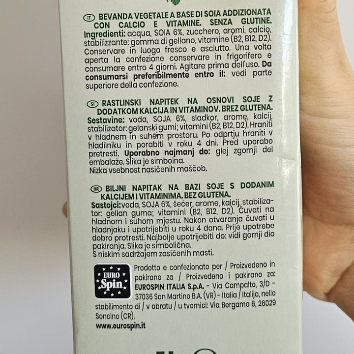 photo of Amo Essere Veg barista bevanda alla soia shared by @angelarusso on  12 Jul 2025 - review