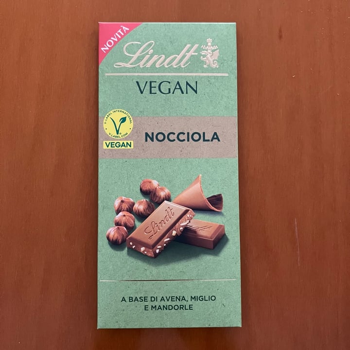 photo of Lindt Vegan Nocciola shared by @giulz on  09 Feb 2025 - review