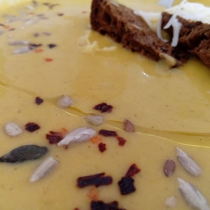 photo of TOC-TOC Café (vegano/sin gluten) Crema de coliflor shared by @troosti on  21 Apr 2024 - review