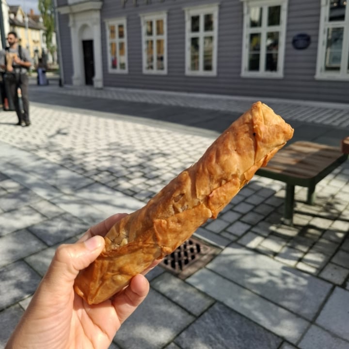 photo of Backstube Tromsø Børek med spinat (borek with spinach) shared by @monica86 on  28 Sep 2025 - review