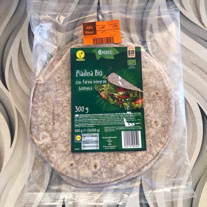 photo of Vemondo Piadina Bio con Farina Integrale Bio shared by @spazioverdegreen on  29 Sep 2025 - review