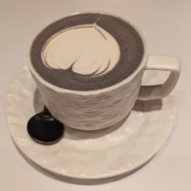 Photo of the dish “Premium Hemp Charcoal & Black Sesame Latte”