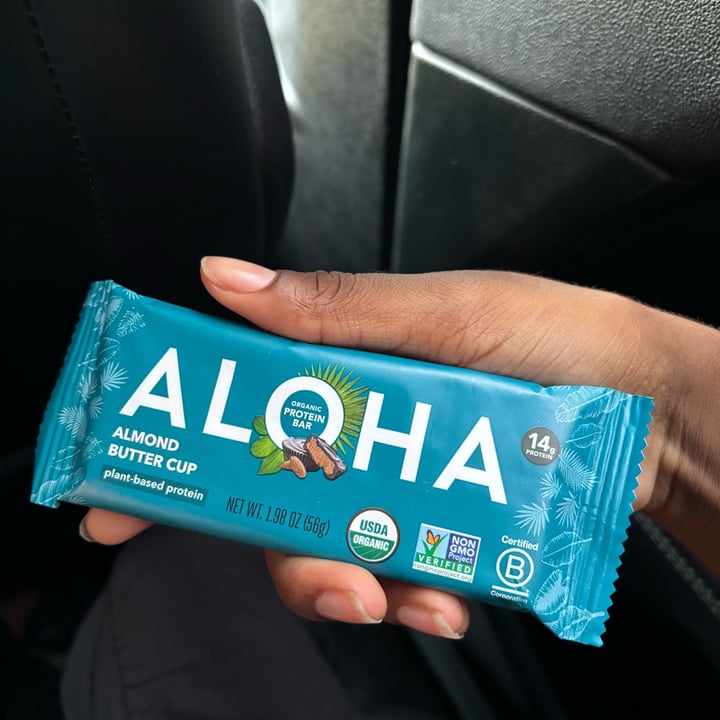 photo of Aloha Almond Butter Cup Protein Bar shared by @danceandeatplants on  02 Aug 2025 - review