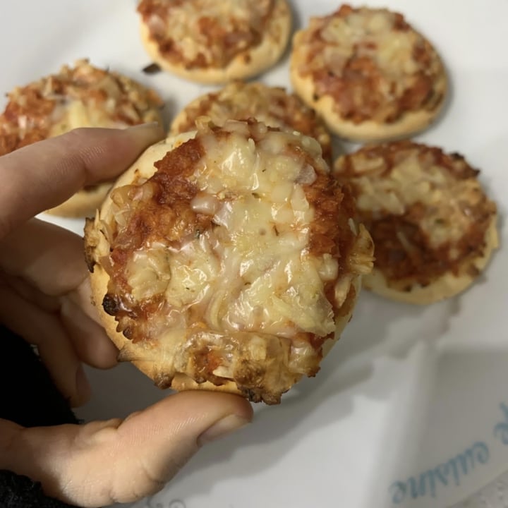 photo of Vemondo Vegan Mini Pizzas Bolognese Style shared by @miriam27 on  29 Apr 2024 - review