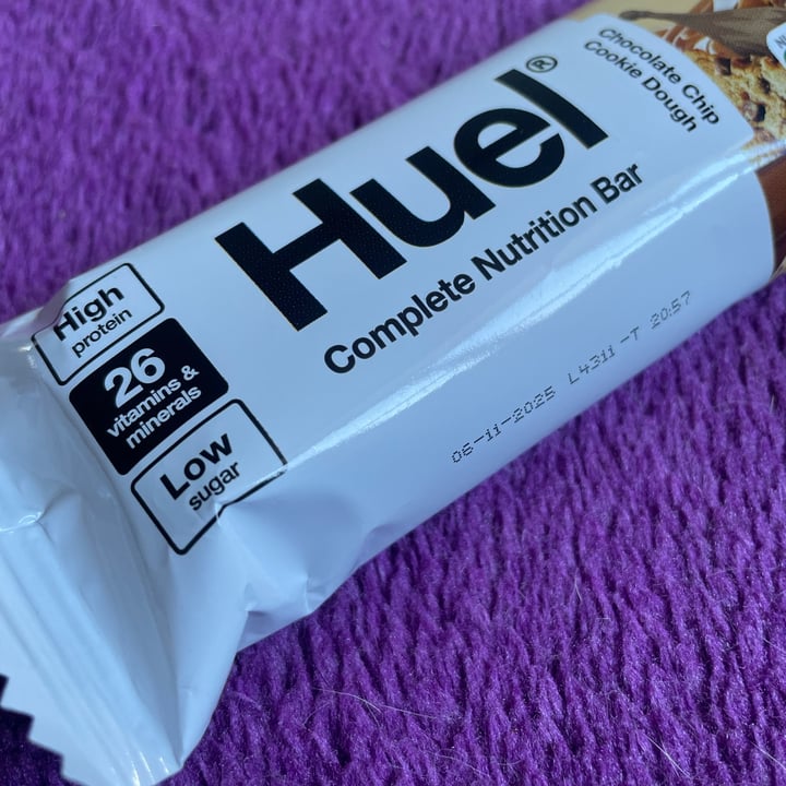 photo of Huel Chocolate Chip Cookie Dough Bar shared by @cloudnineberry on  18 Mar 2025 - review