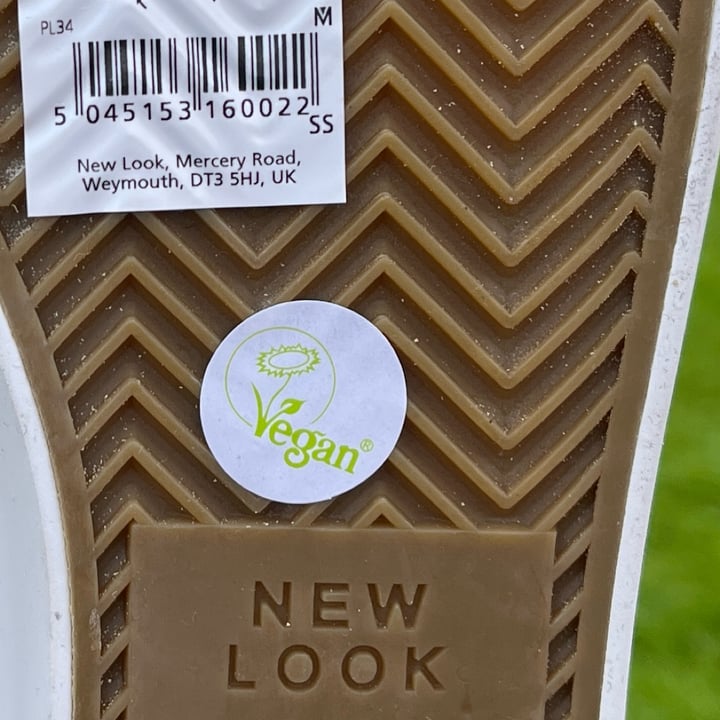 photo of New Look White Leather-Look Lace Up Trainers shared by @alistar on  30 Apr 2024 - review