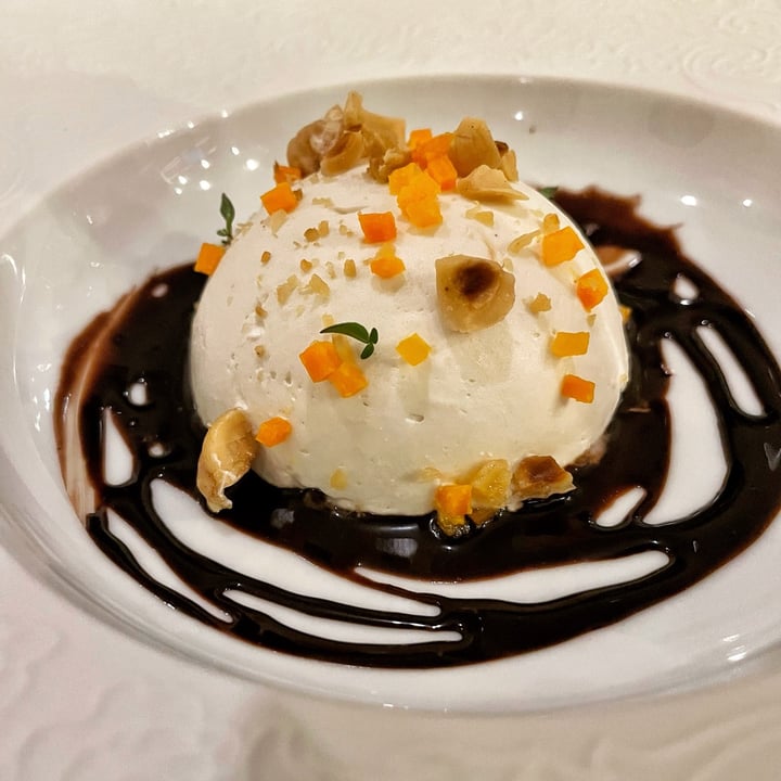photo of Linfa Milano - Eat Different Carrot Cake shared by @giulia722 on  22 Jun 2024 - review