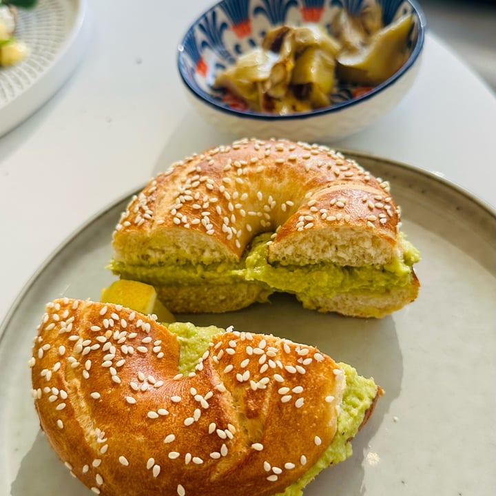 photo of Shuk Eatery x GetBird smashed avo in tasted sesame bagel shared by @reshmikhan on  10 May 2024 - review
