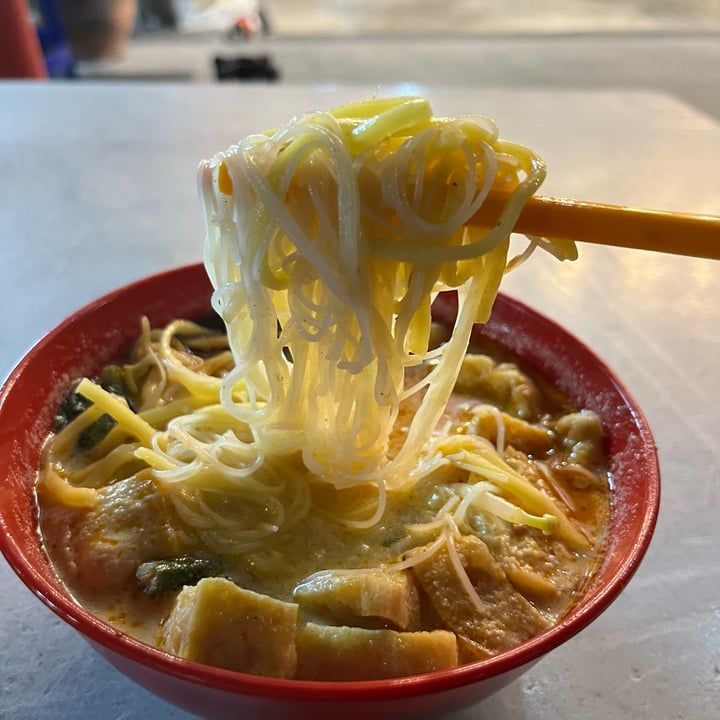photo of Kedai Bee Thean Heong Vegetarian 咖喱面 Curry Noodles shared by @vegphilosopher on  24 Apr 2025 - review