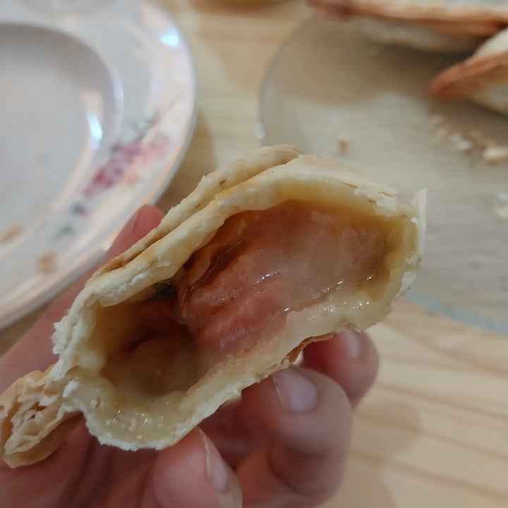 photo of Heaven (Delivery and Take-away) Empanada De Jamon Y Queso shared by @tales on  02 Dec 2023 - review