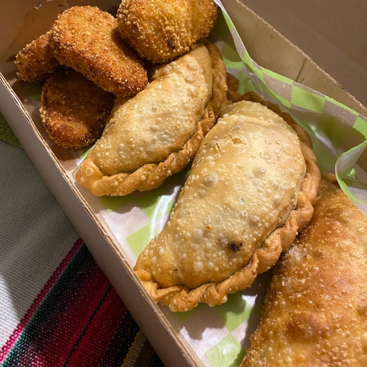 photo of Mordisco Vegano Empanadas fritas shared by @emilsebacarreza on  29 Sep 2024 - review
