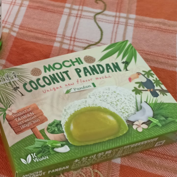 photo of Mochi coconut pandan shared by @lisaduepuntozero on  31 Jan 2024 - review