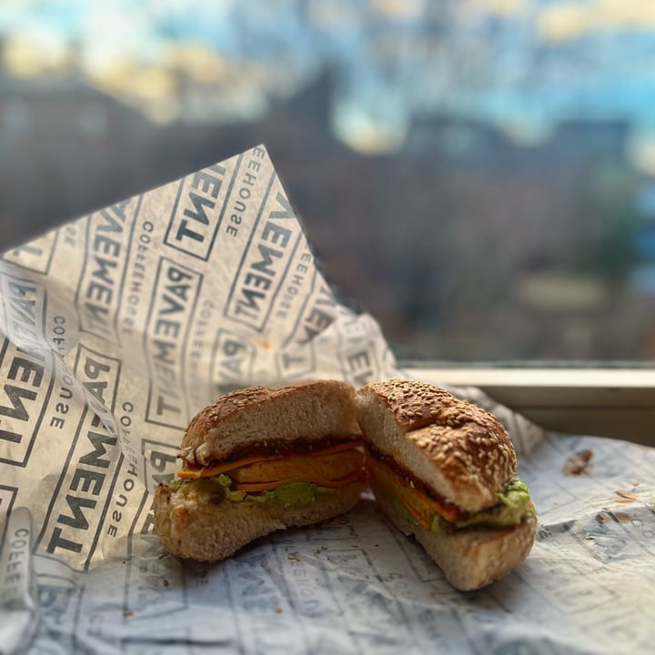 photo of Pavement Coffeehouse - Harvard Sq. Vegan Presto! Pesto! Sandwich shared by @oliviawzg on  18 Feb 2024 - review