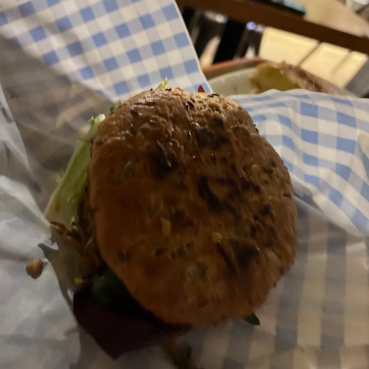 photo of Super Vegan Heura burger shared by @nicole- on  28 Jan 2024 - review
