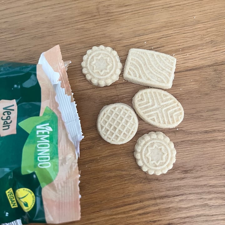 photo of Vemondo Biscotti Bio alla Vaniglia shared by @chiadefe on  26 Jun 2025 - review