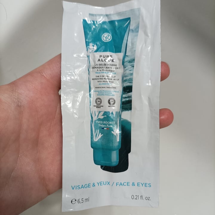 photo of Yves rocher Detergente pure algue shared by @jjoia on  26 Aug 2023 - review