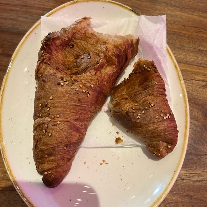 photo of Brunch Republic Padova croissant vegano shared by @annaviolalupo on  16 Feb 2024 - review