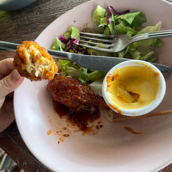 photo of The Sloth Spicy wings shared by @lowlowvegan on  10 Sep 2023 - review
