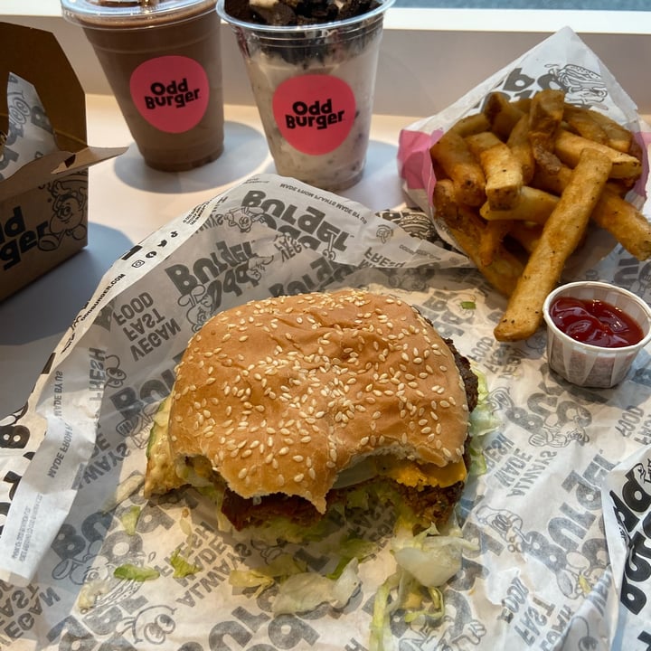 photo of Odd Burger BacUn Famous Melt shared by @veggie-meg on  03 Dec 2024 - review