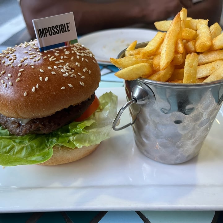 photo of Original Sin Mediterranean Restaurant impossible burger shared by @flexivegan on  19 Jul 2024 - review