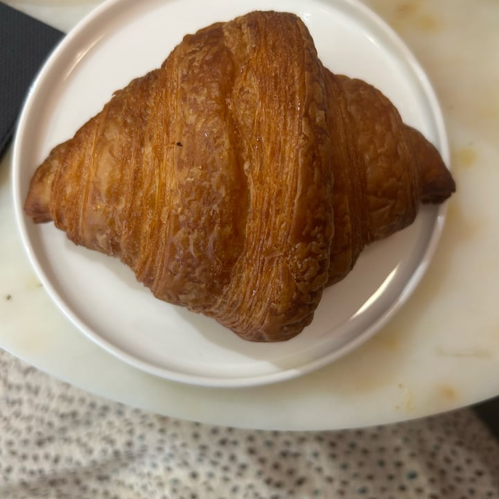 photo of Oh Faon ! Pâtisserie artisanale végétale Croissant shared by @janke66 on  08 Sep 2025 - review