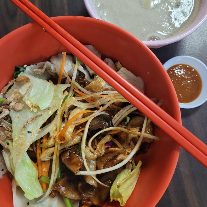 photo of Tian Yuan Healthy Vegetarian Food Paradise Mee Hoon Kway shared by @byobottlesg on  26 Nov 2023 - review